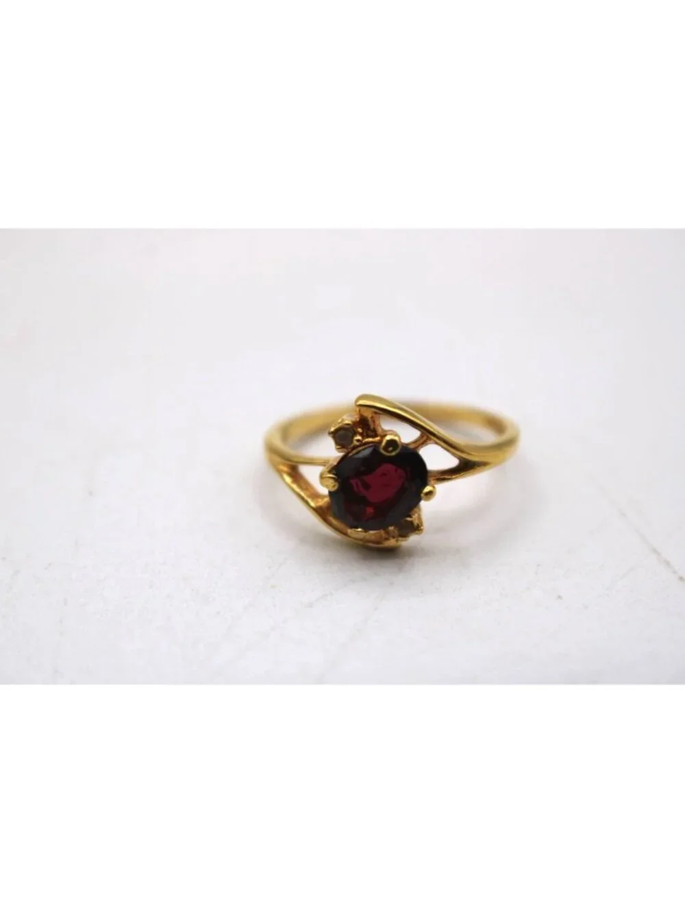 Amethyst Gemstone and Clear Rhinestones Ring Gold Tone Size 7.5 Elegant Dainty